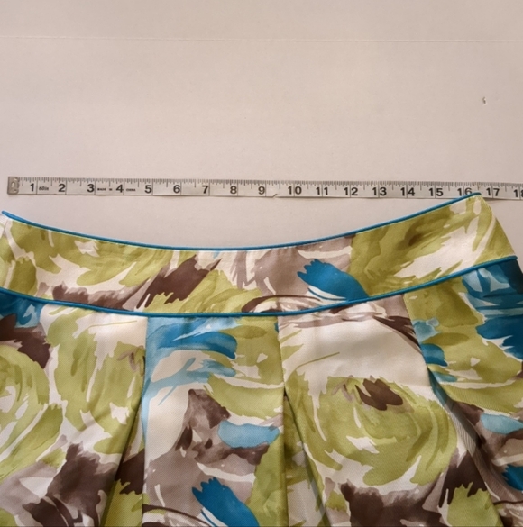 Talbots Women's Pleated Floral Silk Skirt, Size 12 - Picture 4 of 9
